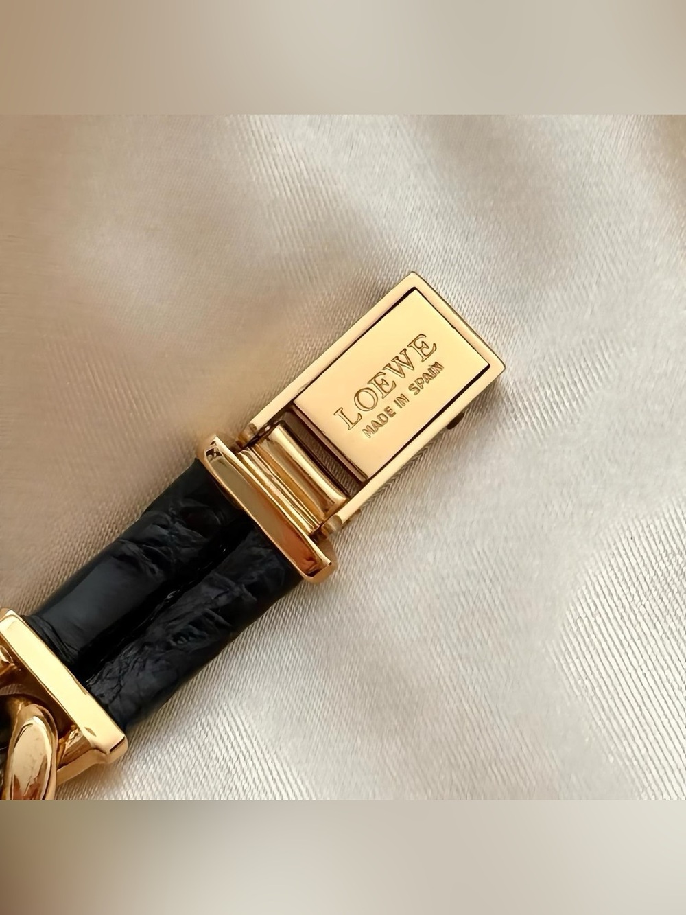 AUTHENTIC RARE VINTAGE LOEWE CHAIN LINK BLACK LEATHER WATCH - Picture 7 of 7
